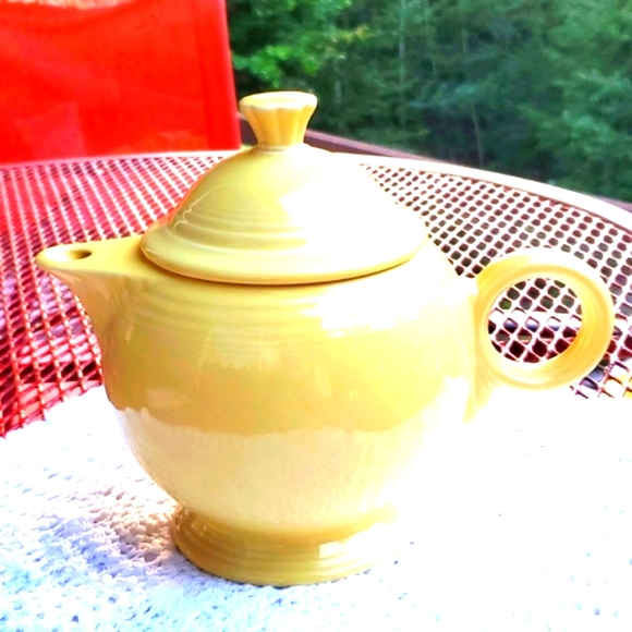 💛Pale Yellow Fiestaware Art Deco Style Large Tea pot💛 - Picture 6 of 9